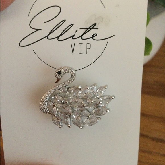 NWT Crystal Swan Brooch - Picture 3 of 7